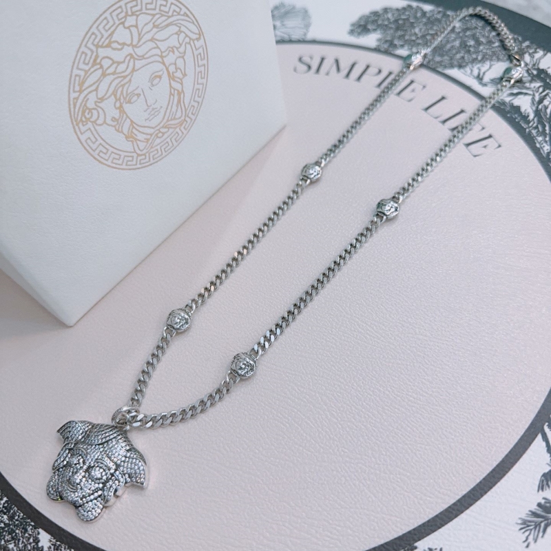 VERSACE